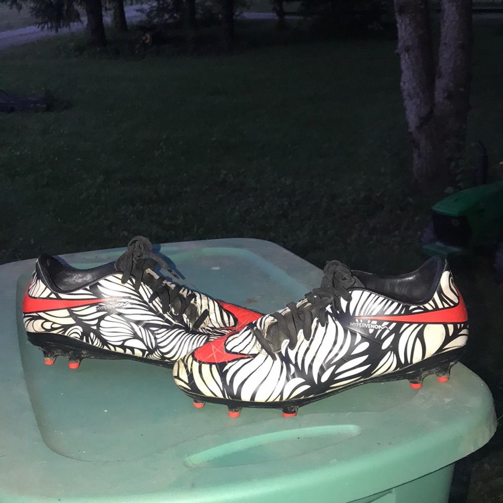 Soccer cleats